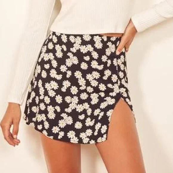 Reformation Margot Skirt, Daisy Print, Size 6 - Picture 2 of 6